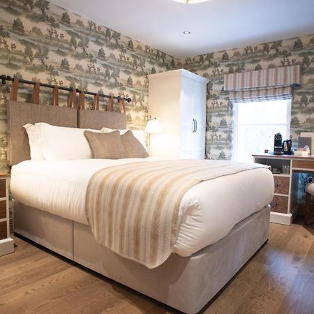 Cromwell Arms Country Pub With Rooms Romsey Esterno foto
