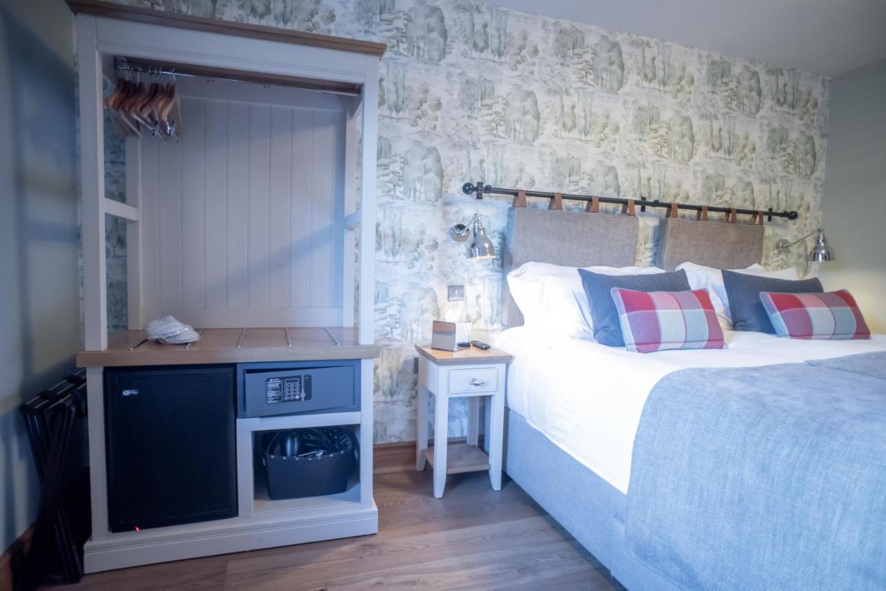 Cromwell Arms Country Pub With Rooms Romsey Esterno foto