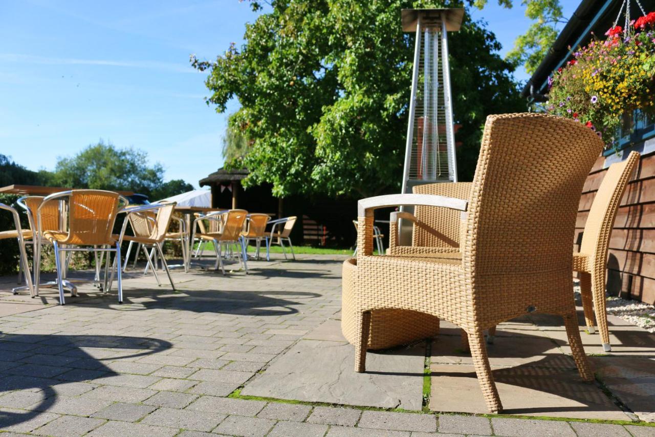 Cromwell Arms Country Pub With Rooms Romsey Esterno foto