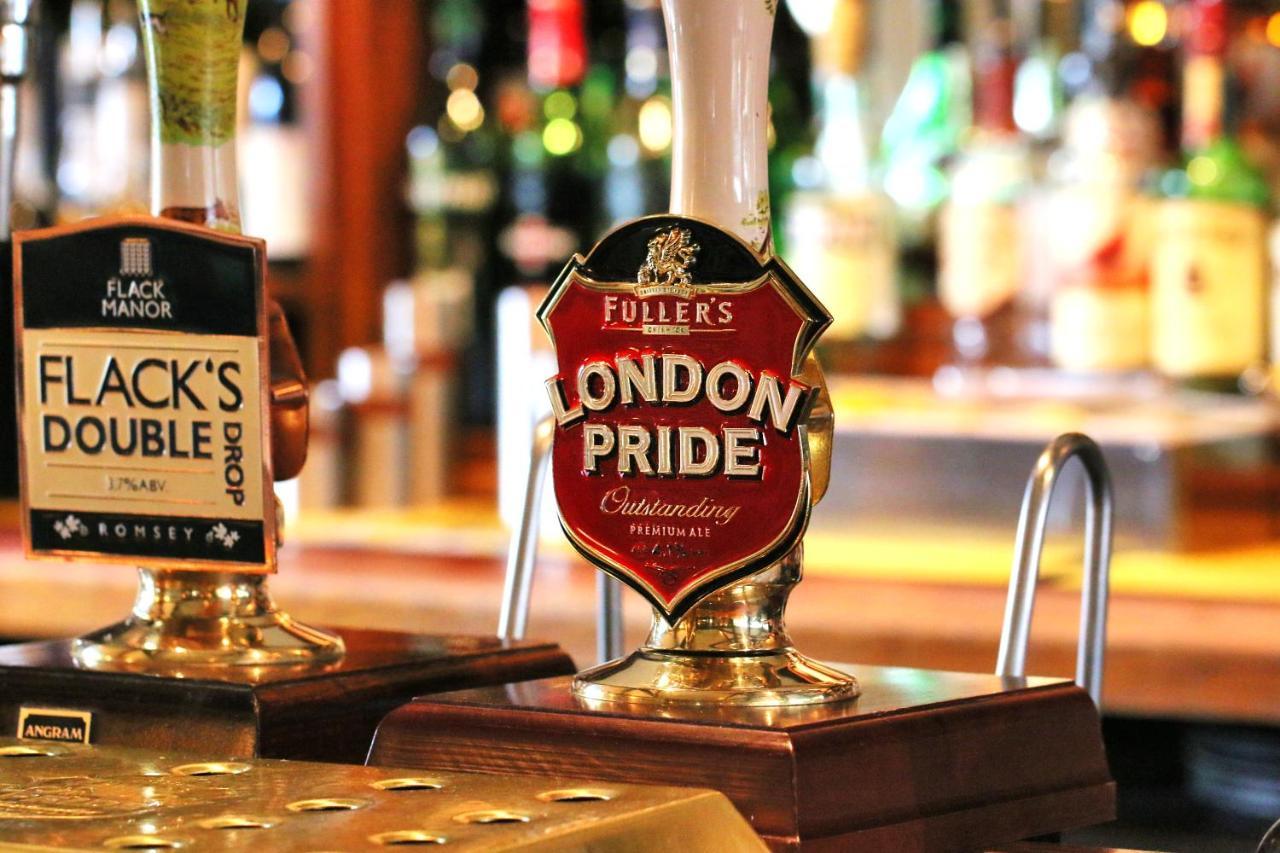 Cromwell Arms Country Pub With Rooms Romsey Esterno foto