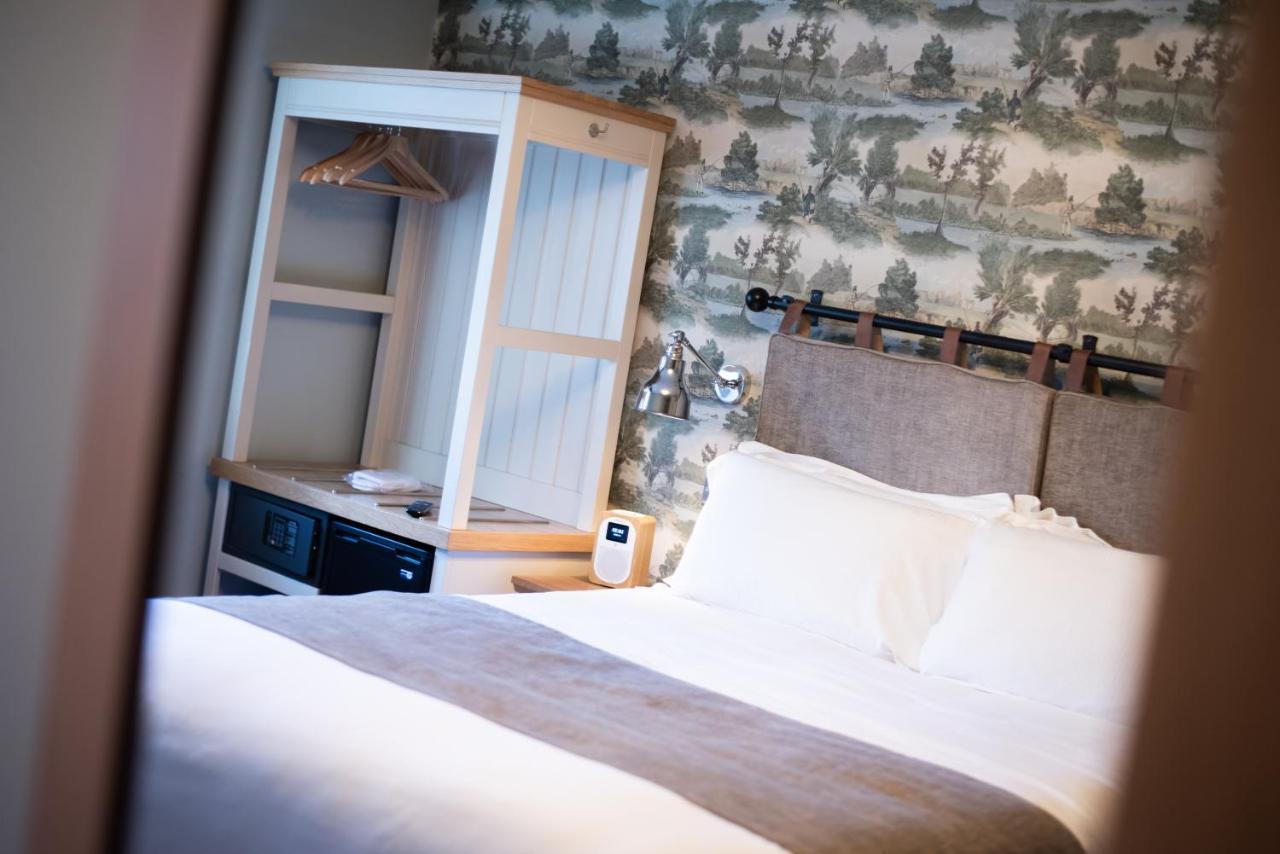Cromwell Arms Country Pub With Rooms Romsey Esterno foto
